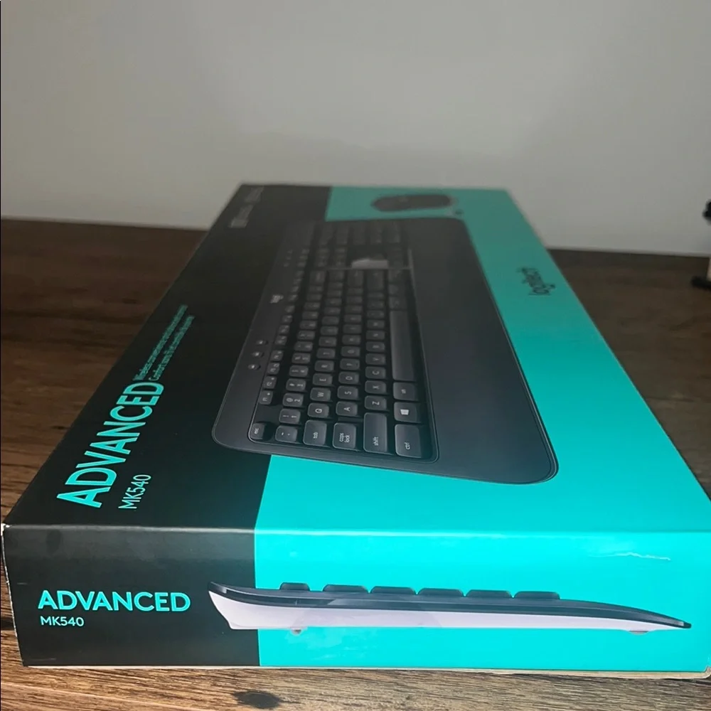 🔥‼️NEW Logitech MK540 Wireless Keyboard and Mouse - Black with Teal Accents‼️🔥